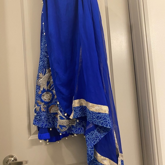 Blue chiffon layered dress. - Picture 3 of 5